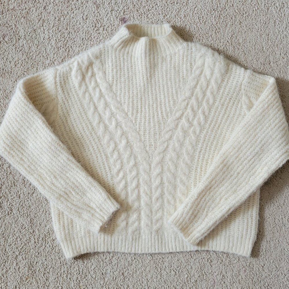 Universal Thread Women's Cream Knit Sweater